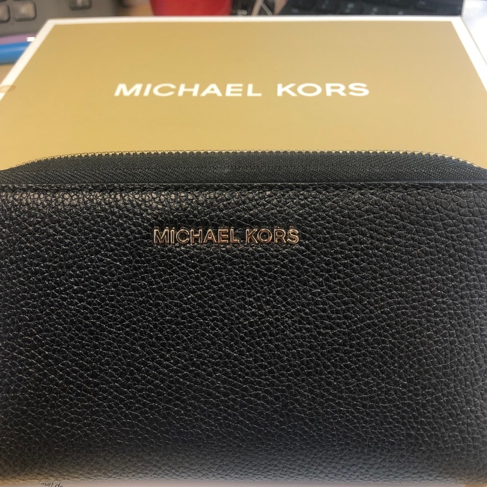 Michael Kors Wristlet
